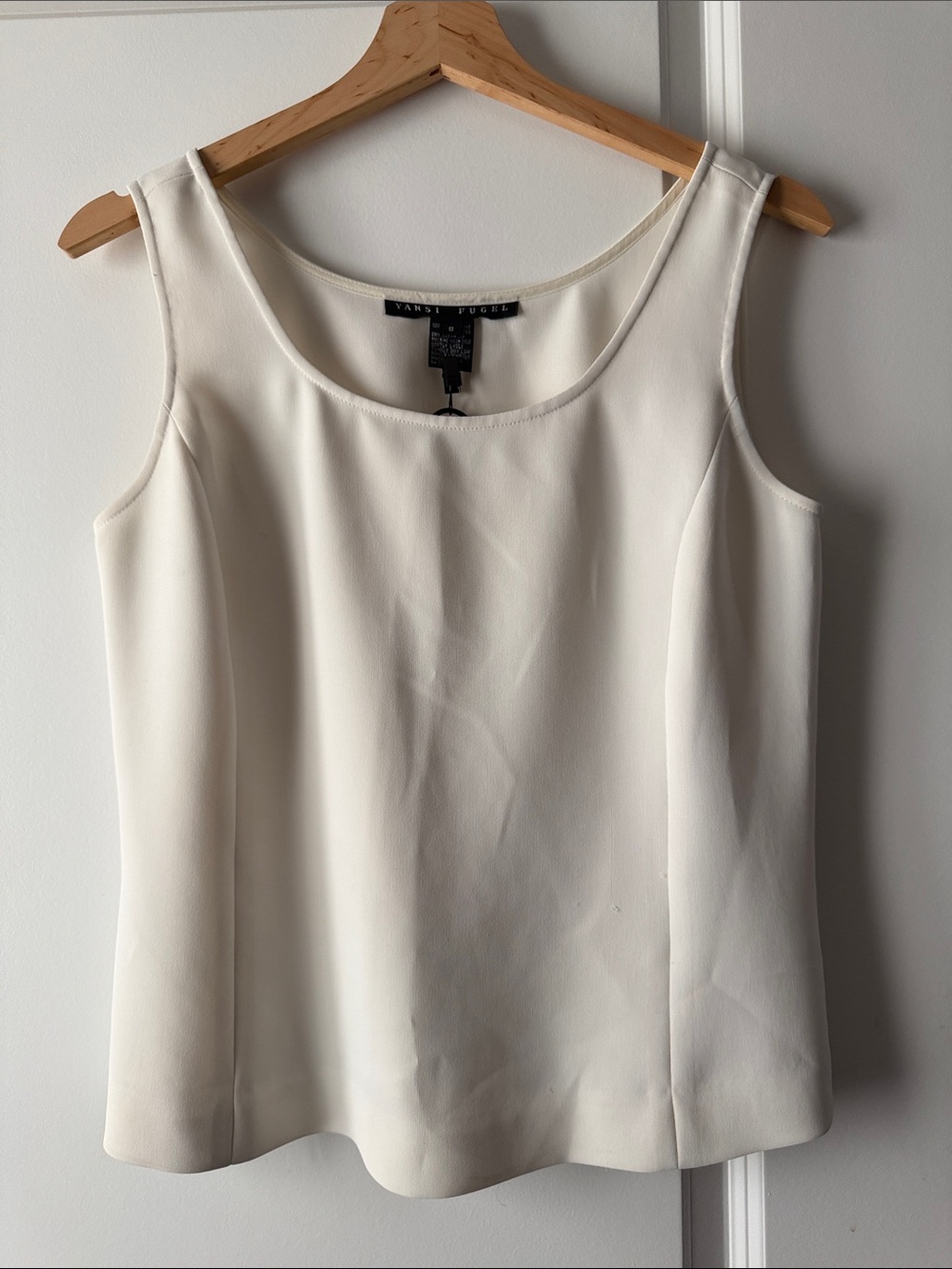 Yansi Fugel Cream Scoop Neck Sleeveless Camisole
